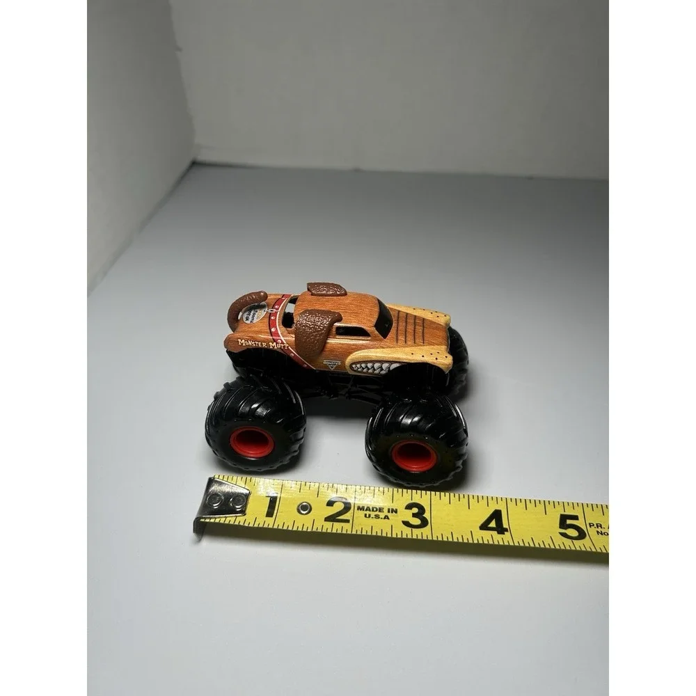 Hot‎ Wheels Monster Jam Mutt Red Tongue Brown Dog 2010 Freestyle Champion Rare